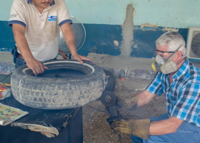 Mosquito-trapping tyre