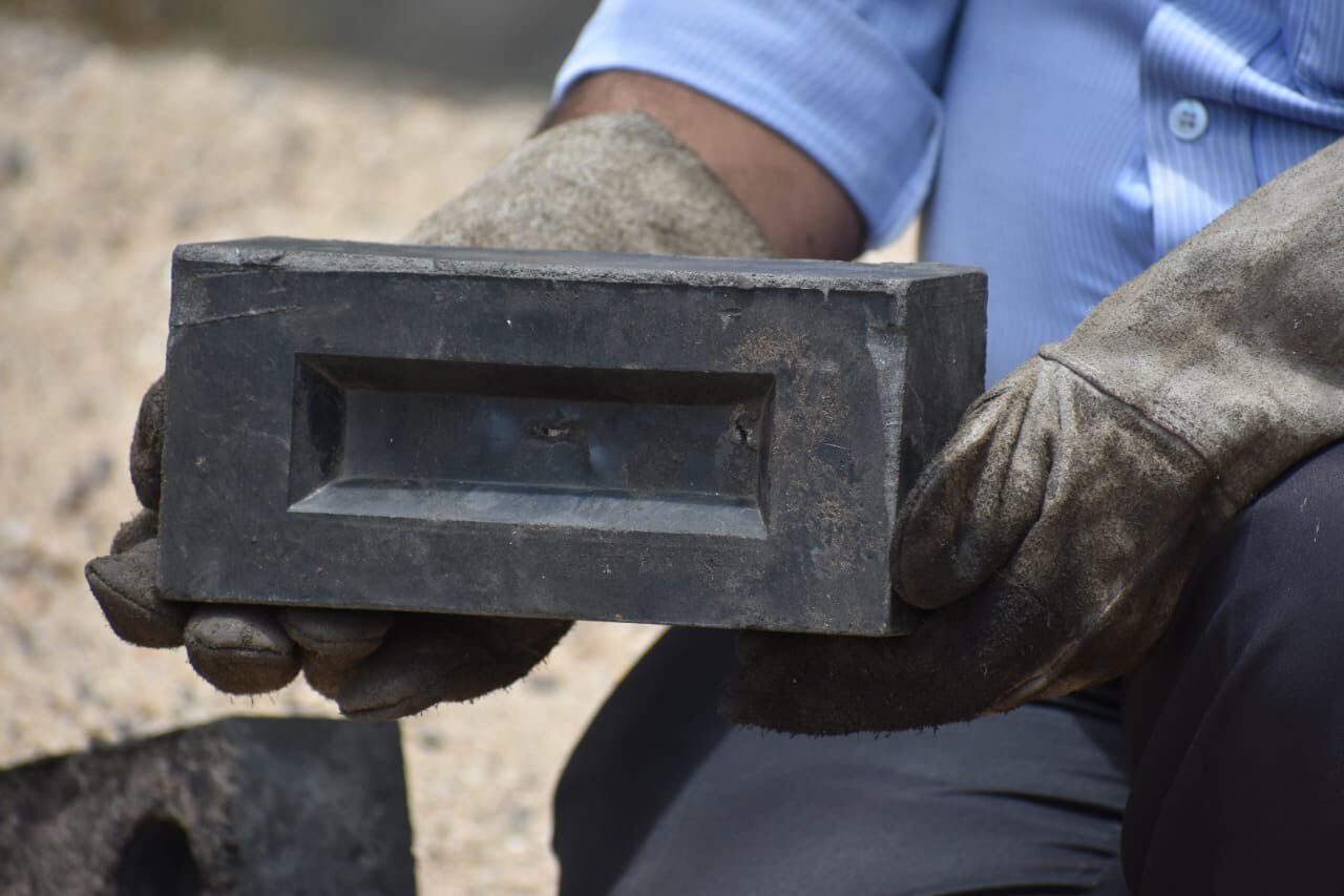 Sustainable bricks made from recycled sand and plastic waste Design