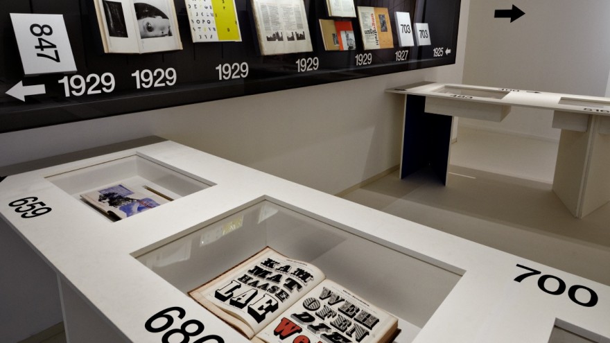 Exhibition design (installation view, detail), created for 'The Printed Book', an exhibition that took place at Bijzondere Collecties (University of Amsterdam). Image: Johannes Schwartz. 