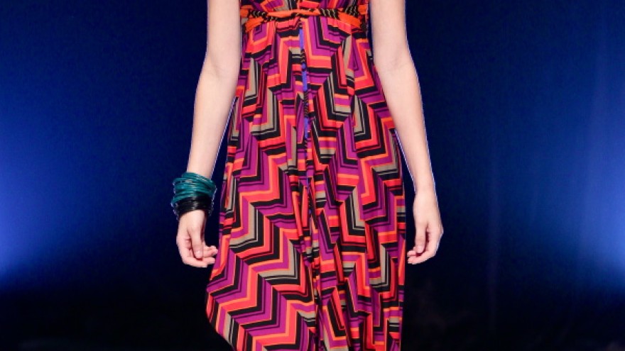 Zigzag pattern on a dress by Kathrin Kidger. 