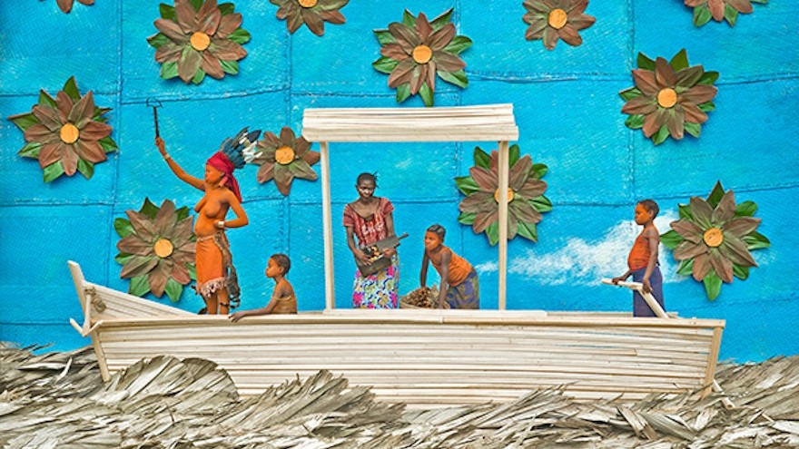 According to Willocq the Ekondas believe that the most important moment in the life of a woman is the birth of her first child. The young mother known as "Walé" goes into a period of seclusion and abstains from sex for 2 to 5 years. at the end of this period is marked by a singing and dancing ritual. Image: Patrick Willocq.  