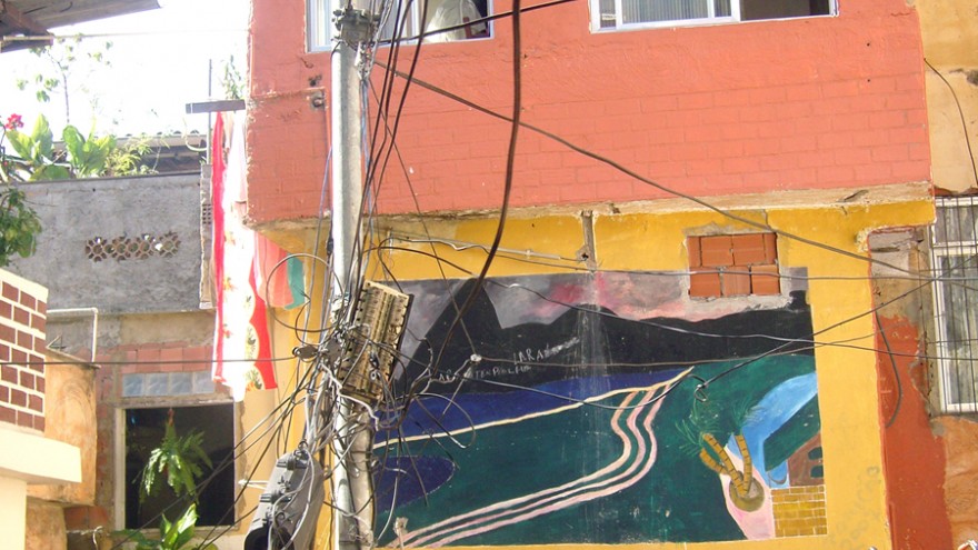 Electric network Favela, Rio, Brasil. Photo: Satyendra Pakhalé.