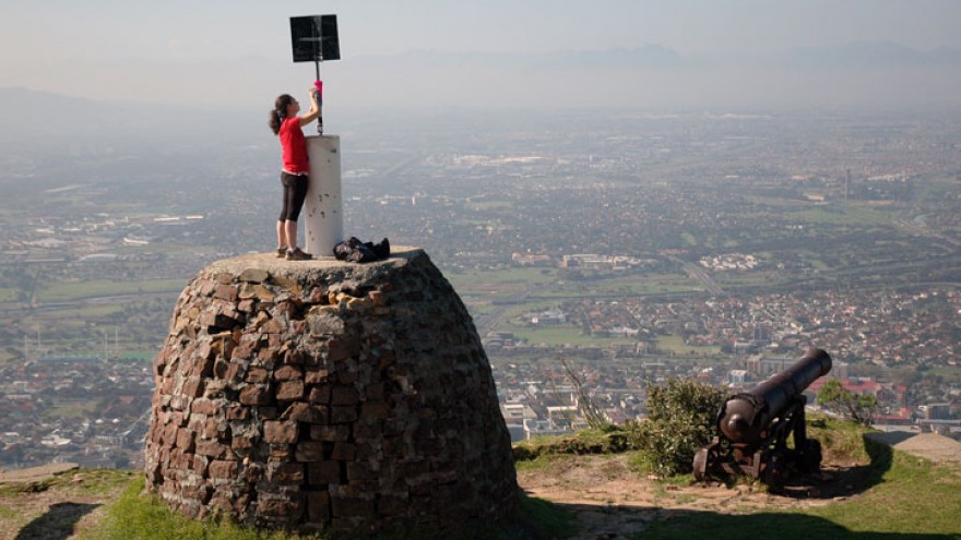 Yarn bombing in Cape Town by Isabeau Joubert. 