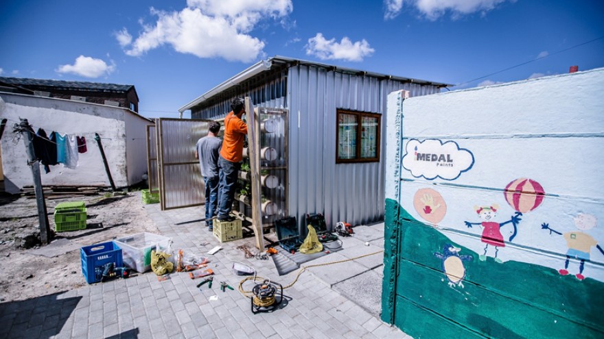 Vertical food garden at Gege crèche in Langa. Image: Sandy Greenway.