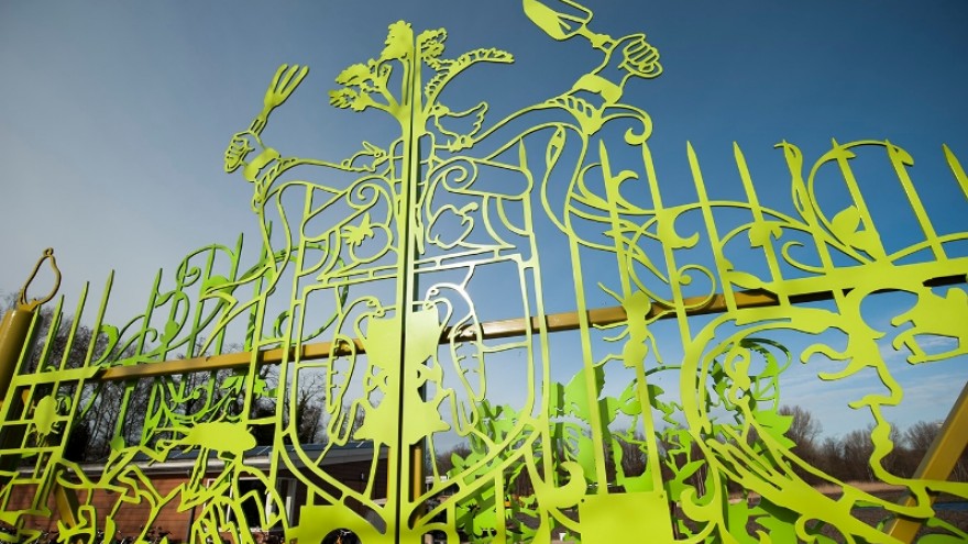 New entrance gates at the Aemstel Schooltuin by Studio Tjep. 