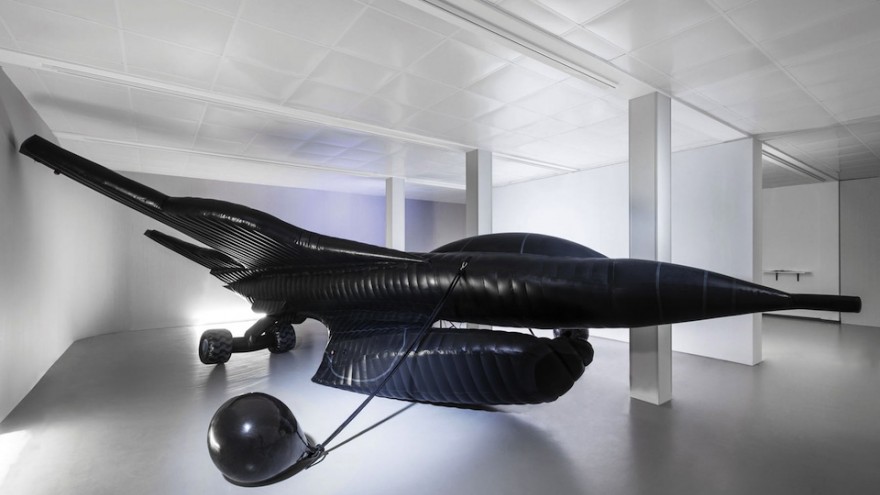 The Things? – A Trip to Europa – Prop 2: inflatable eight-metre-long plane.  Prop 2: a vibrating PVC-coated PU inflated black plane (8 meter long), Image © HEAD – Genève (Dylan Perrenoud).