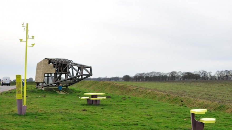 Road marking and links for art projects and resting places along road N34 in the Netherlands by Ineke Hans. 