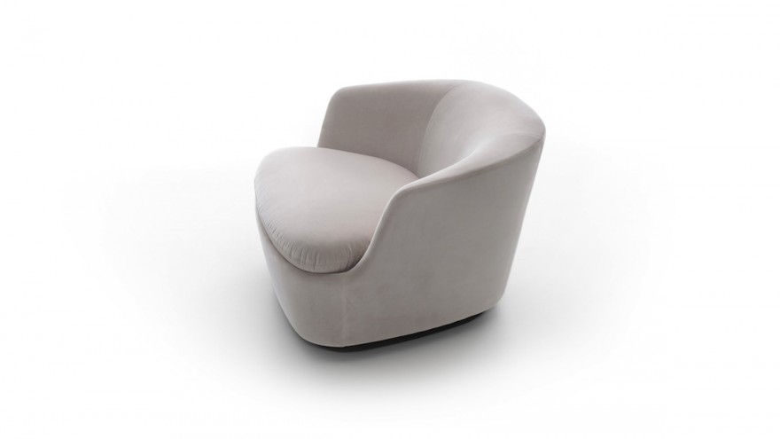 Orla armchair by Jasper Morrison for Cappellini. 