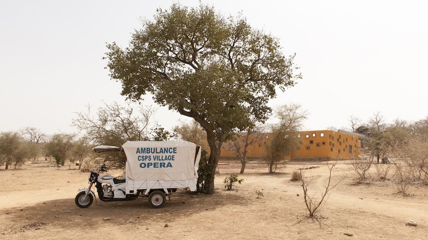 The Centre de Santé et de Promotion Sociale forms part of the Opera Village in Burkina Faso, photo by Erik-Jan Ouwerkerk