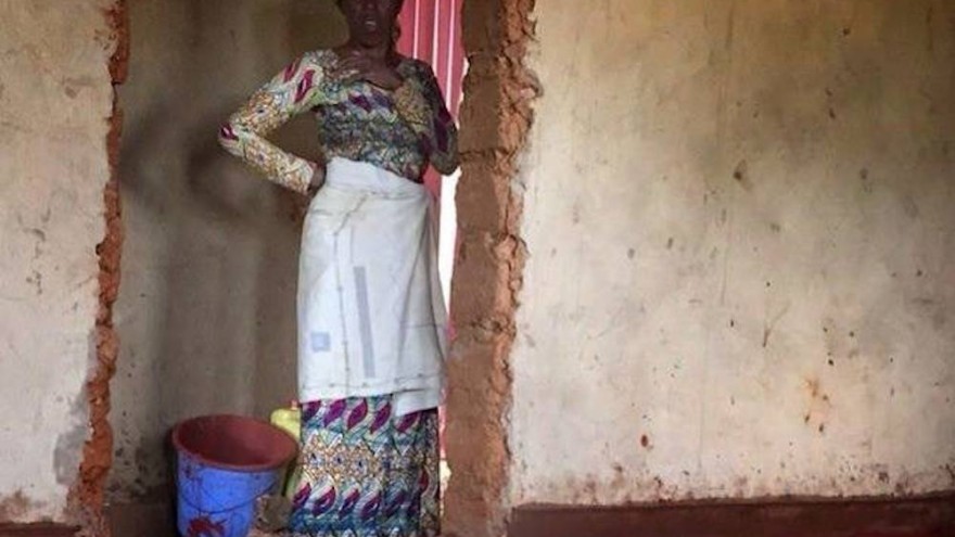 EarthEnable provides floors to Rwandans with dirt floors in their homes. 