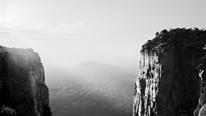 Jo Ratcliffe – "Tundavala Gorge, Lubango"