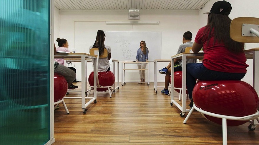  Israeli architect Lior Ben-Sheetrit designed an innovative classroom to assist children with ADHD to focus and learn better.