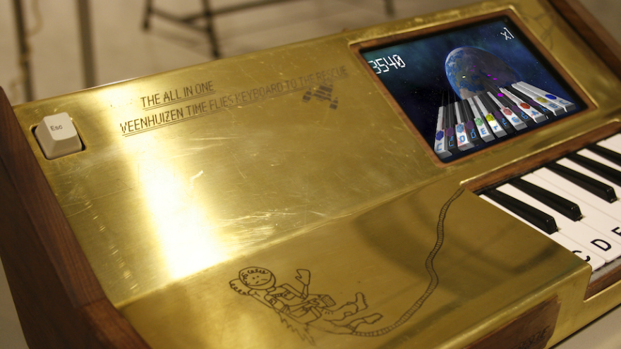 Jeroen Heeren has designed an all-purpose keyboard to teach prisoners music. 