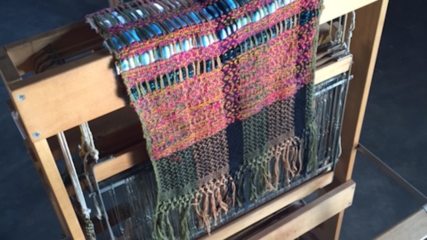 The Isano weavers is a cooperative of skilled weavers based in Kigali, Rwanda. All of its members are in some way affected by HIV/AIDS