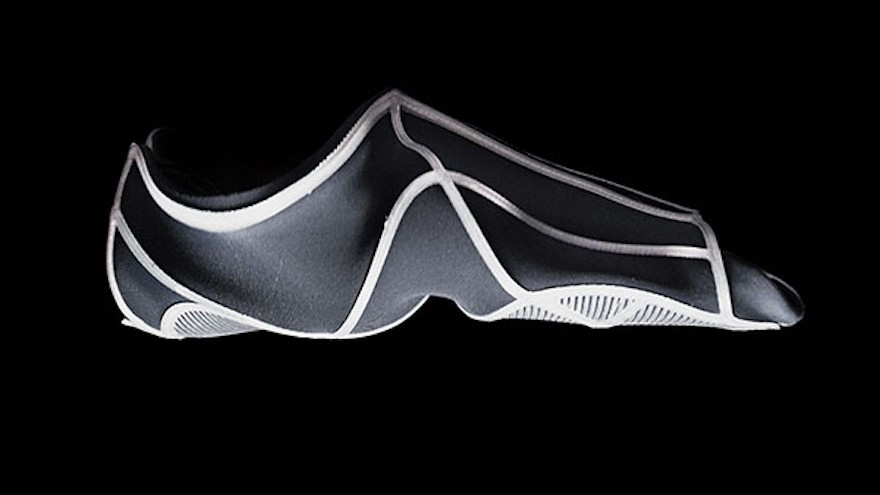 The project combines different materials for self-forming and adaptive shoes