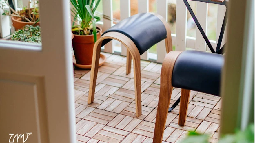 The stool can also be used for stretching and exercises. 
