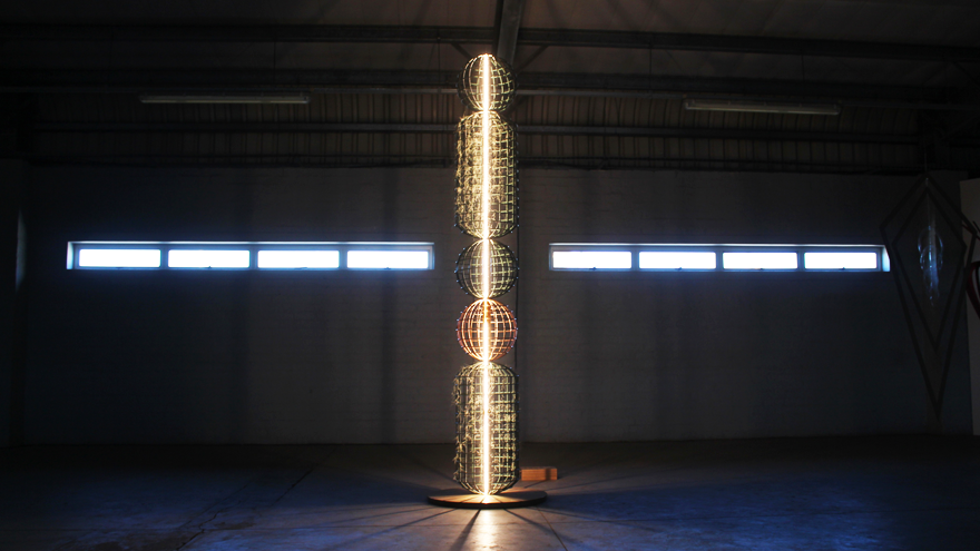 UNina Afrika sculpture