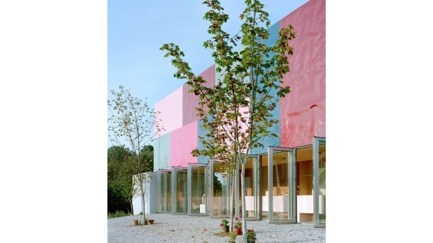 Images by:  Maxime Delvaux & Adrien de Hemptinne 