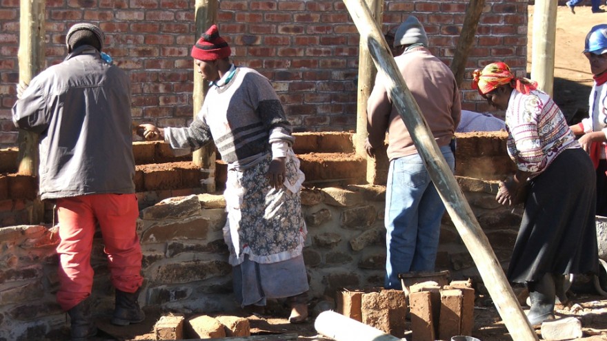 Building Seven Fountains Primary School. Photo: Steve Kinsler. 