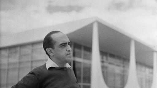 Oscar Niemeyer by Gil Pinhero