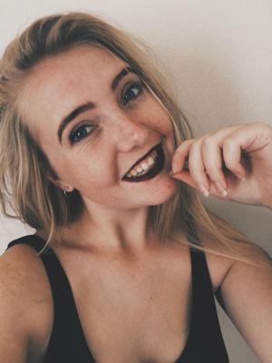 Courtney Hodgson Courtney Hodgson