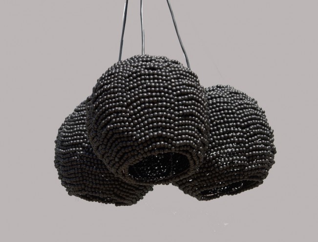 High Thorn beaded balls light, black. 
