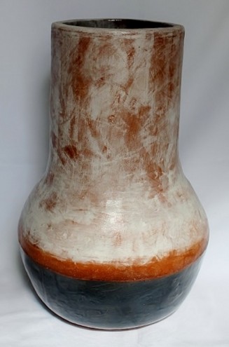 The Berg Collection’s Africa-inspired hand-built vessel vase. Image: Jean-Pierre de la Chaumette.