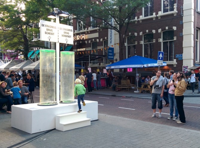 Fesitval-goers vote with their waste on a Wecup installation.