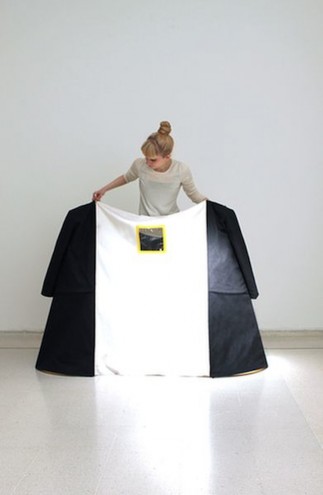 The Urban Nomad Kit by Barbara Peynot proposes that the urban nomad wear their home
