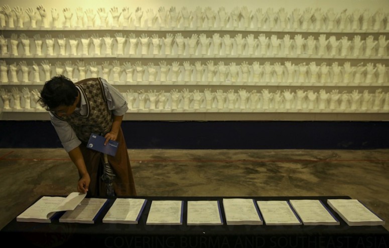 Htein Lin immortalises 1000 of Myanmar’s political prisoners. Image: Irrawaaddy.org