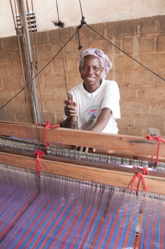 Through the Ethical Fashion Initiative, African women artisans in rural communities lend their desirable and unique talent to high-end fashion designers. Image: Chloe Mukai, ITC & EFI