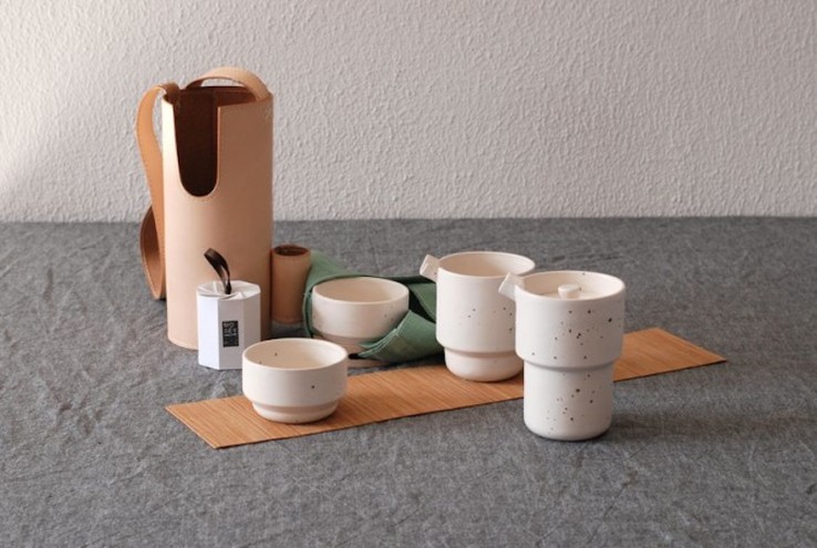 Mosey is a portable tea set designed by Jie Chen to preserve the traditional Chinese tea ceremony in the modern world.  