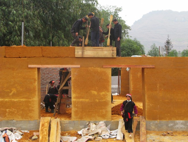 The Swallow Homestay and Community House is the product of the happy union between traditional Vietnamese building methods and modern construction. 