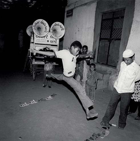 Indian photographer Ketaki Sheth has captured a series of black-and-white images of the unseen people of African descent living in India and Pakistan. 