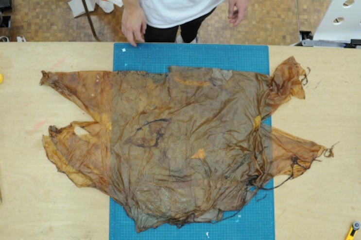 Bio grown textile designed by Kazuya Kawasaki. 