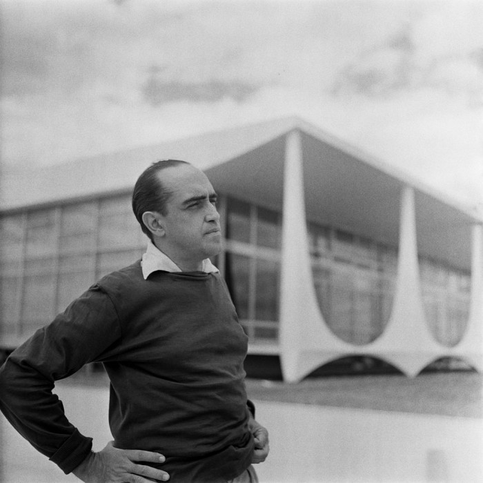 Oscar Niemeyer by Gil Pinhero