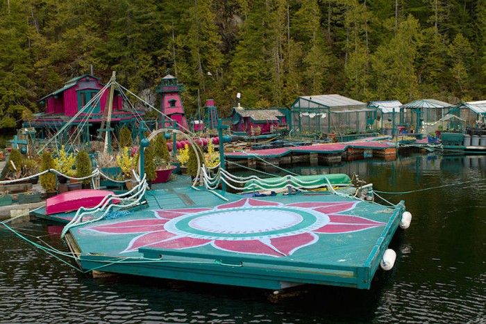 A Canadian couple assembled a self-sustaining home on water. 