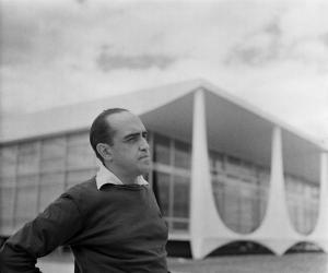 Oscar Niemeyer by Gil Pinhero