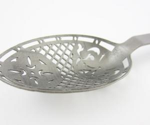Forgotten tools tableware collection by Studio Droog. 