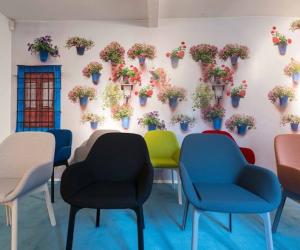 The Clap chair by Patricia Urquiola. Image: Kartell