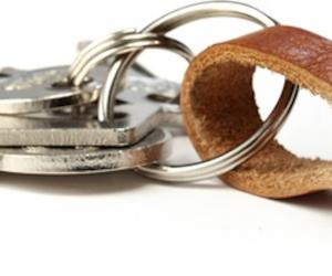 Weighing in at only ten grams, The Nipper is small enough to fit on your key-ring.