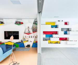 Designed by Brazilian architecture firm Pascali Semerdjian Arquitetos, Toy MM01 was built purely to house toys and entertain guests. 