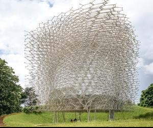 The Hive pavilion replicates the ways bees communicate