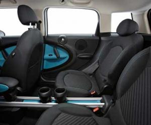 Centre Rail in the Mini Countryman