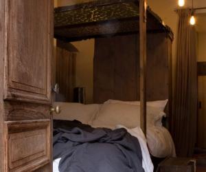  The One Room Hotel by JAMESPLUMB (www.jamesplumb.co.uk), photo by Gisela Torres (www.giselatorres.co.uk).