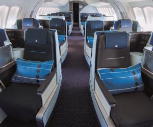 Internationally celebrated Dutch product designer Hella Jongerius has given the KLM World Business Class a completely new look.
