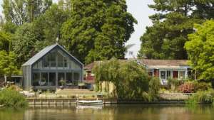 Baca Architects' floating home is ideal for areas that are vulnerable to floods.