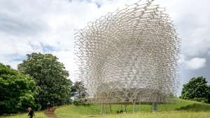 The Hive pavilion replicates the ways bees communicate