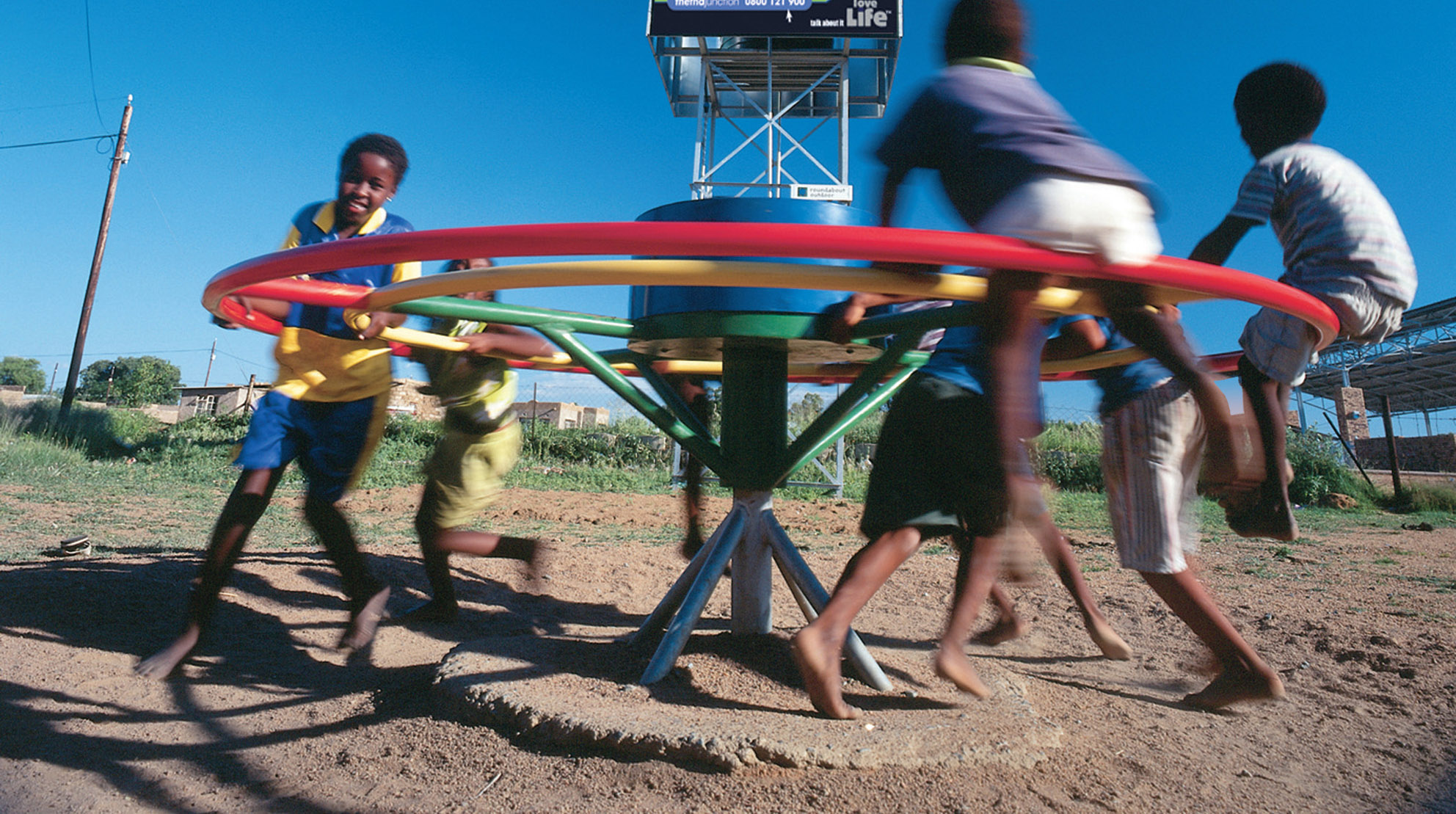 Great practice. PLAYPUMP. Детские развлечения качаем воду. The Roundabout Water Pump in Africa.