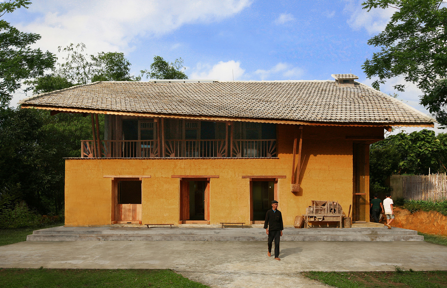 Vietnamese vernacular and modern construction meet in this community